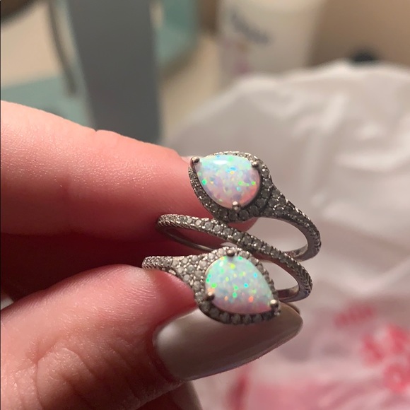 Pretty opal ring - Picture 3 of 3